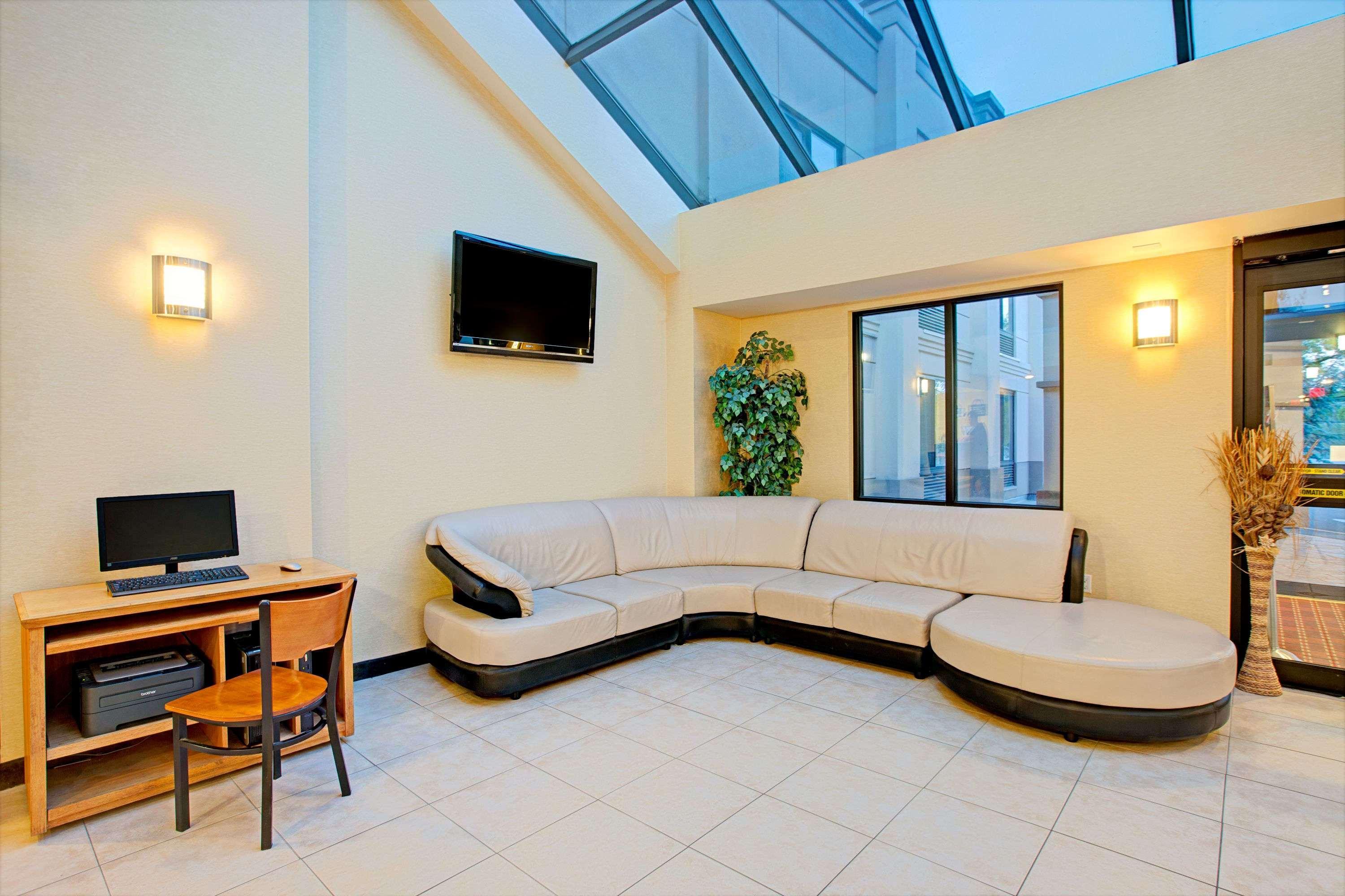 Days Inn By Wyndham Parsippany Extérieur photo